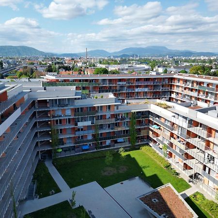 100 Qm Penthouse, Self-Check-In, 2 Parkplaetze Lägenhet Graz Exteriör bild