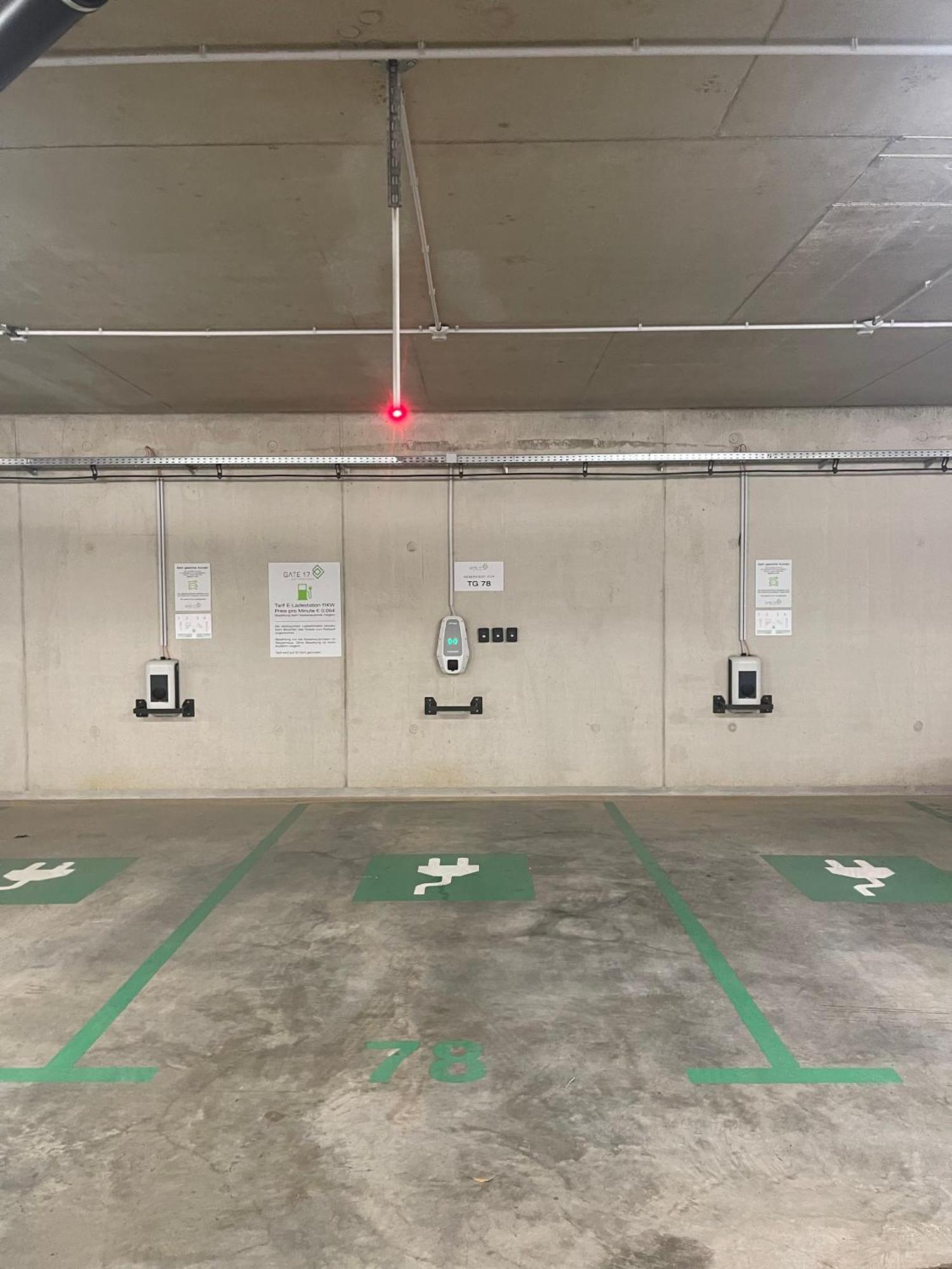 100 Qm Penthouse, Self-Check-In, 2 Parkplaetze Lägenhet Graz Exteriör bild