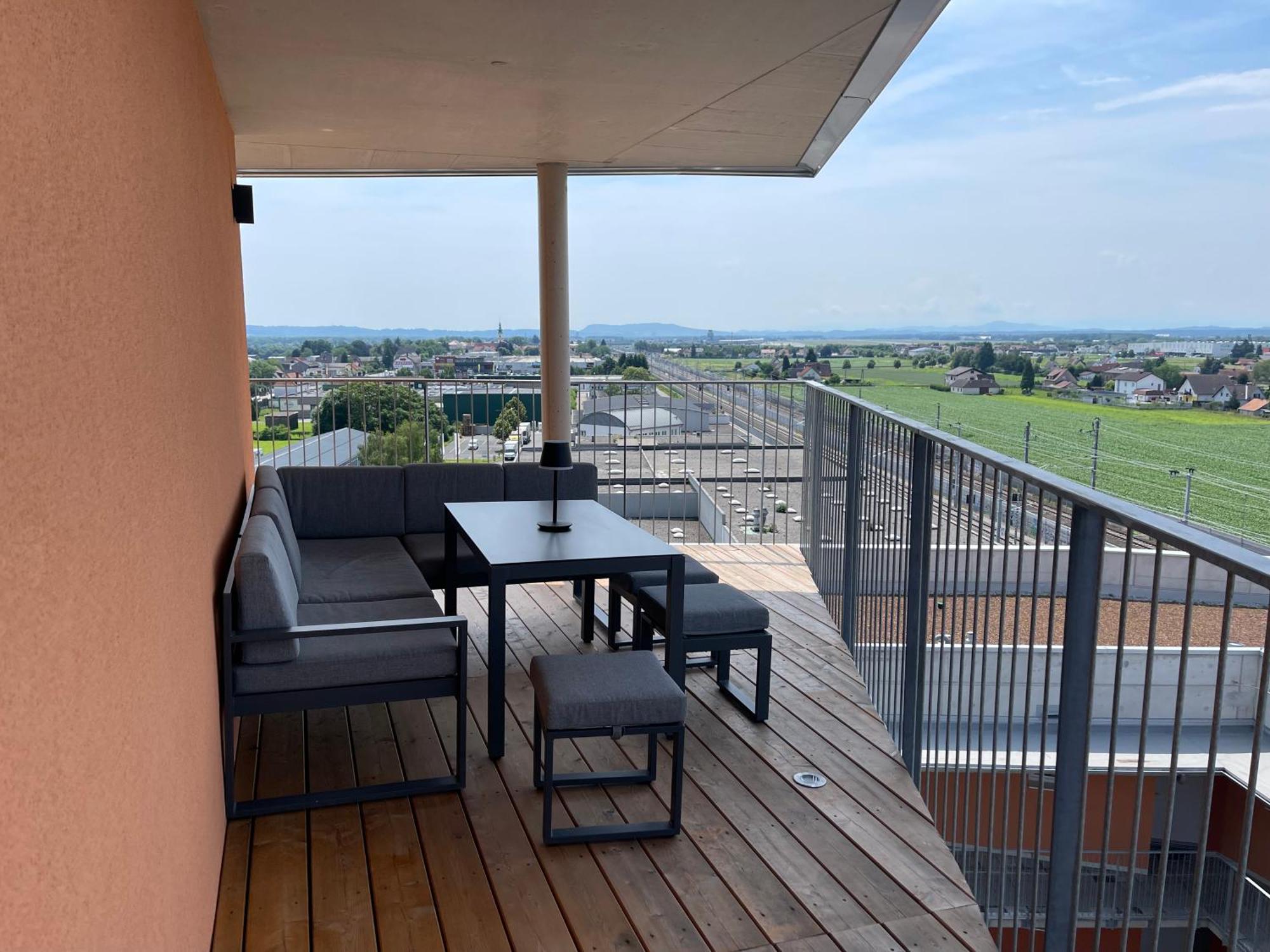 100 Qm Penthouse, Self-Check-In, 2 Parkplaetze Lägenhet Graz Exteriör bild
