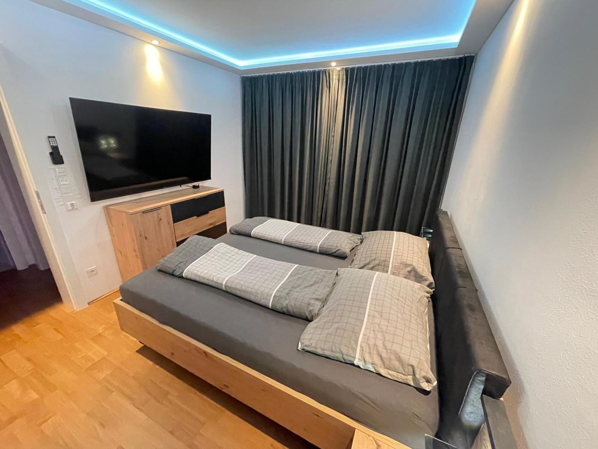 100 Qm Penthouse, Self-Check-In, 2 Parkplaetze Lägenhet Graz Exteriör bild