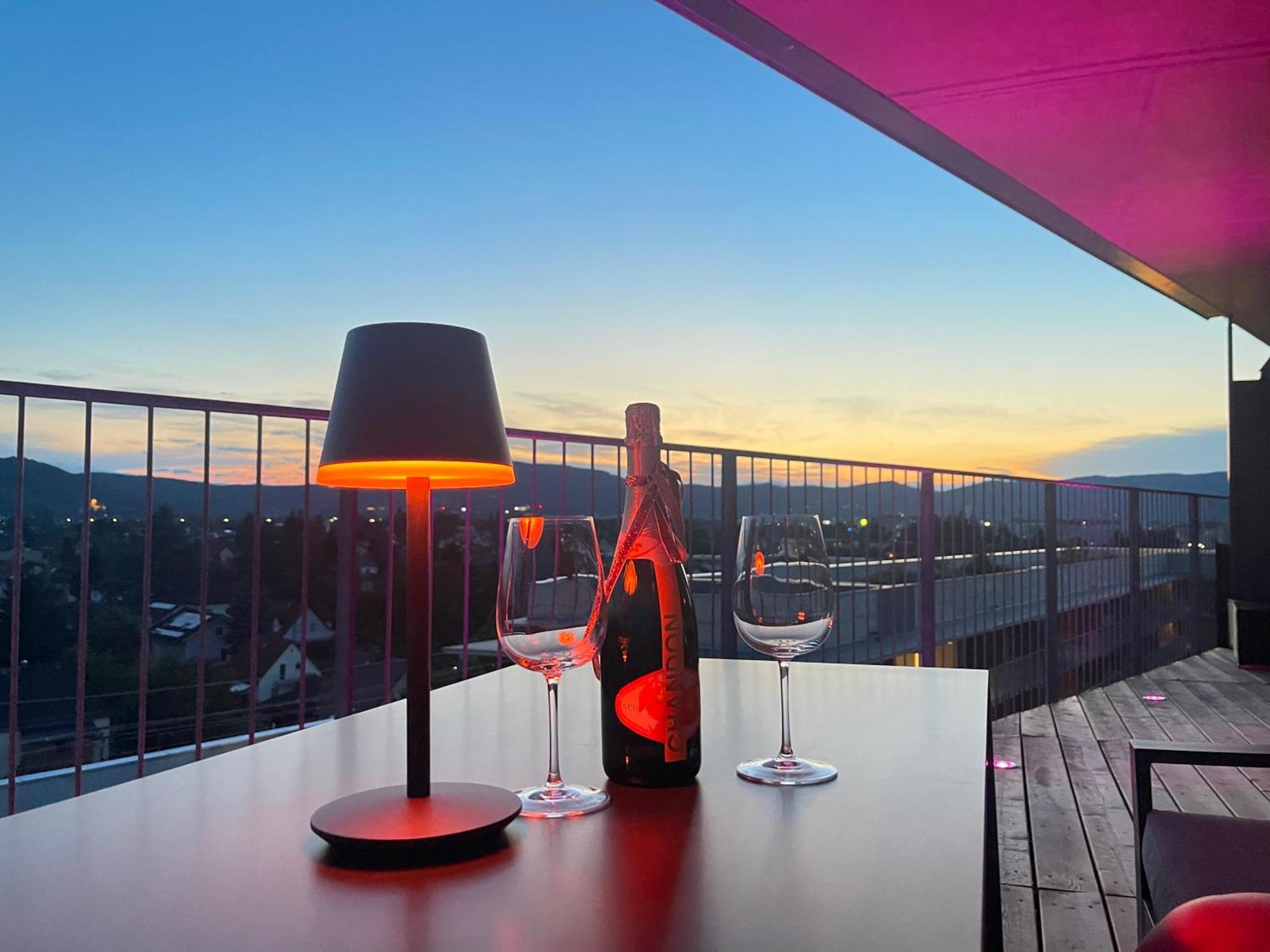 100 Qm Penthouse, Self-Check-In, 2 Parkplaetze Lägenhet Graz Exteriör bild