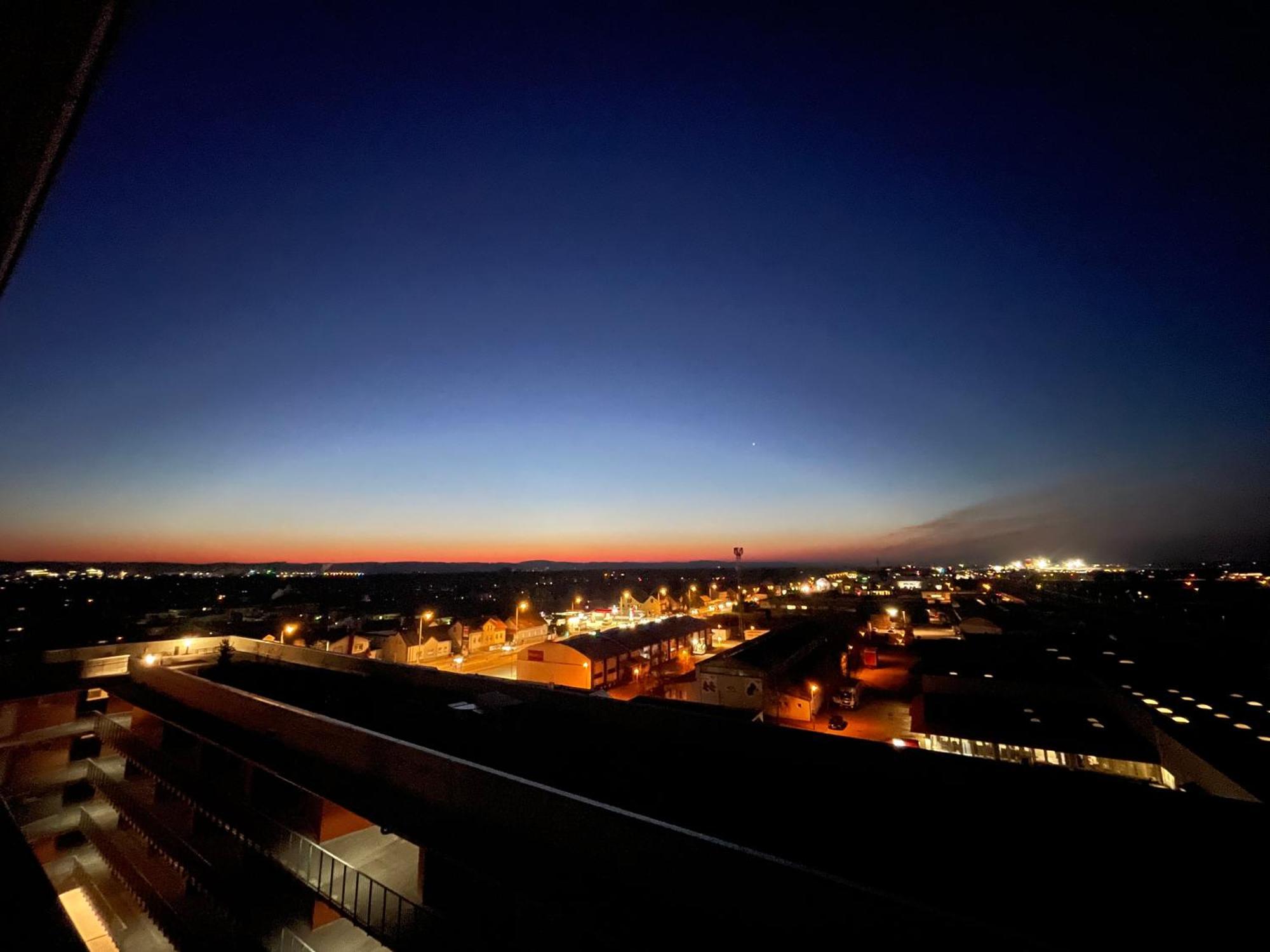 100 Qm Penthouse, Self-Check-In, 2 Parkplaetze Lägenhet Graz Exteriör bild