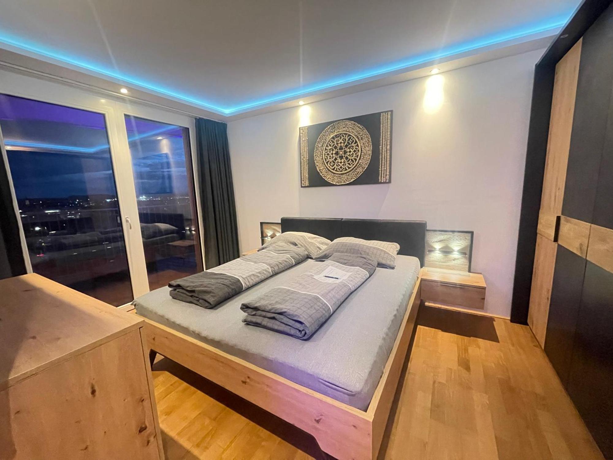 100 Qm Penthouse, Self-Check-In, 2 Parkplaetze Lägenhet Graz Exteriör bild