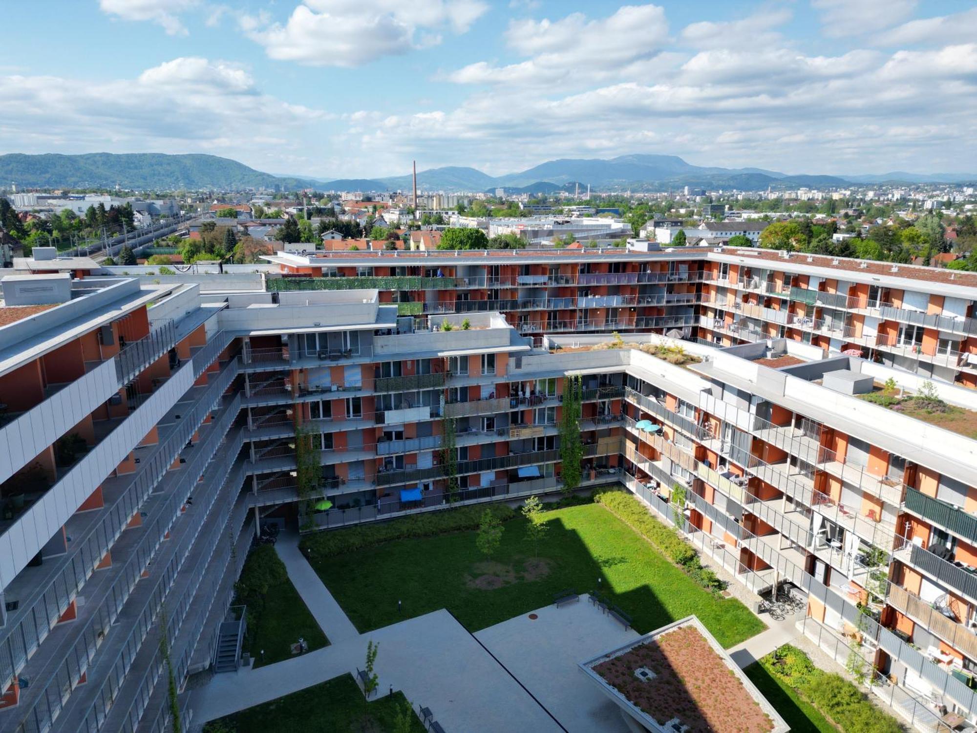 100 Qm Penthouse, Self-Check-In, 2 Parkplaetze Lägenhet Graz Exteriör bild